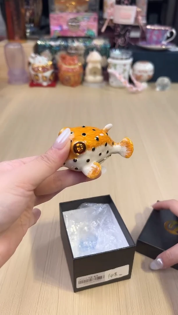 175七宝橙色海豚
