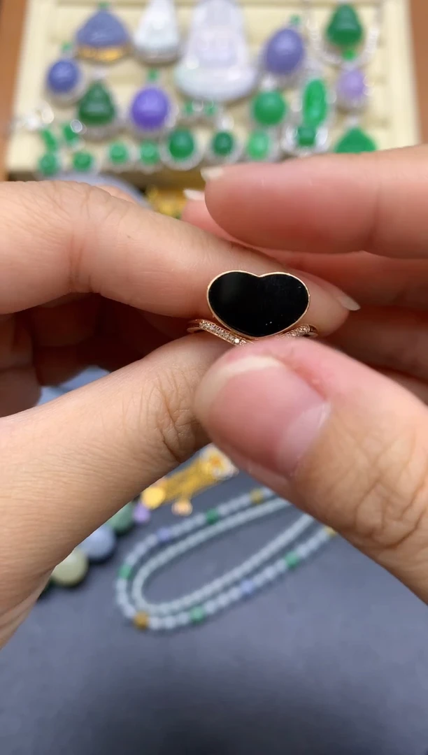 18K金镶嵌戒指翡翠520-中国好珍宝