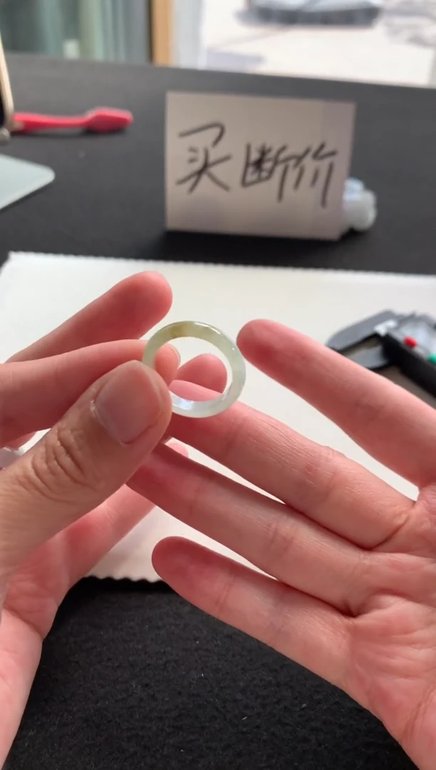 未镶嵌戒指翡翠戒指