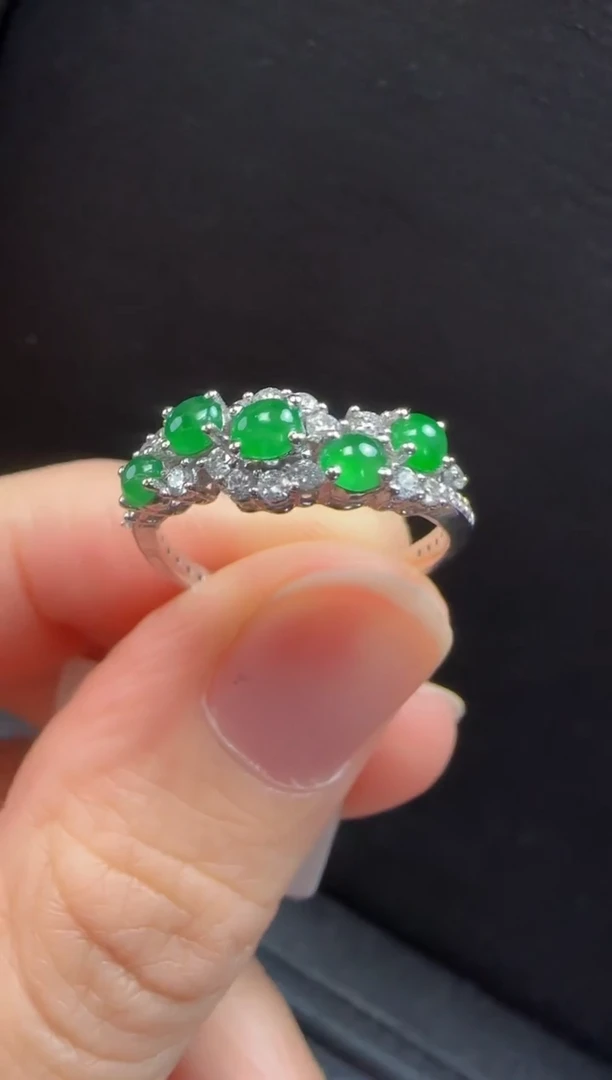 18K金镶嵌戒指翡翠505蛋面一只