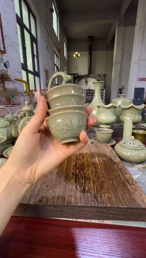 微瑕耀州窑莲纹撇口小杯4只