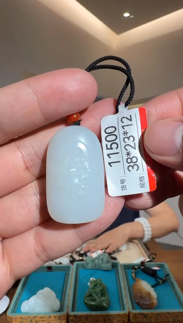 和田玉未镶嵌颈饰1