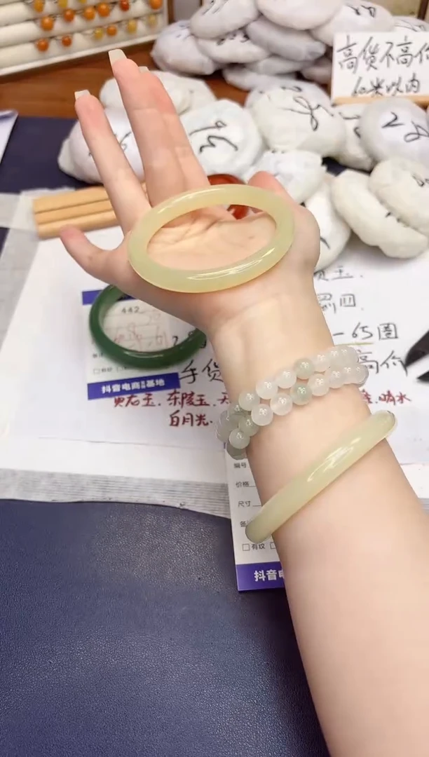 石英质玉手镯未镶嵌443-美人条晴水-圈口59