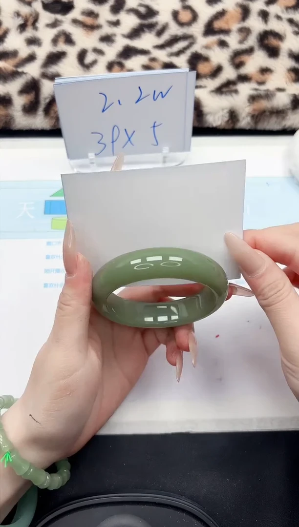 【闪购商品】石英质玉手镯未镶嵌281-55