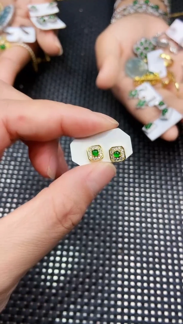 翡翠未镶嵌耳饰111111111