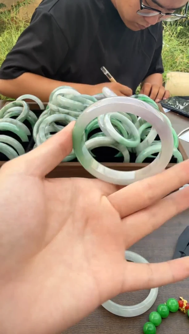 未镶嵌手镯翡翠A109