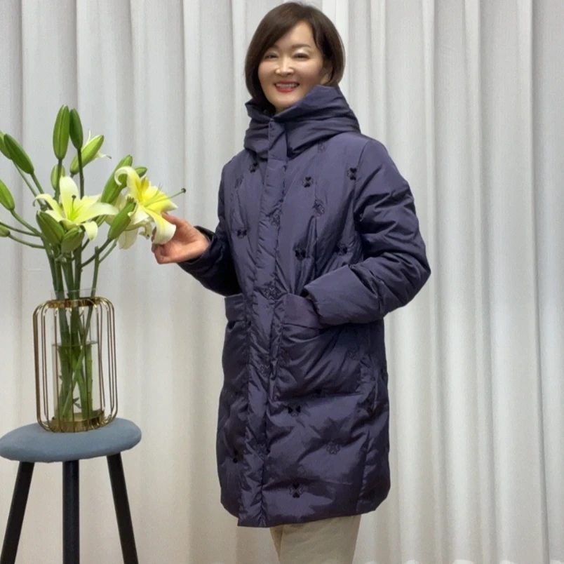 【延姐姐服饰】2025新款韩版高贵刺绣加厚保暖连帽中长款女士羽绒服