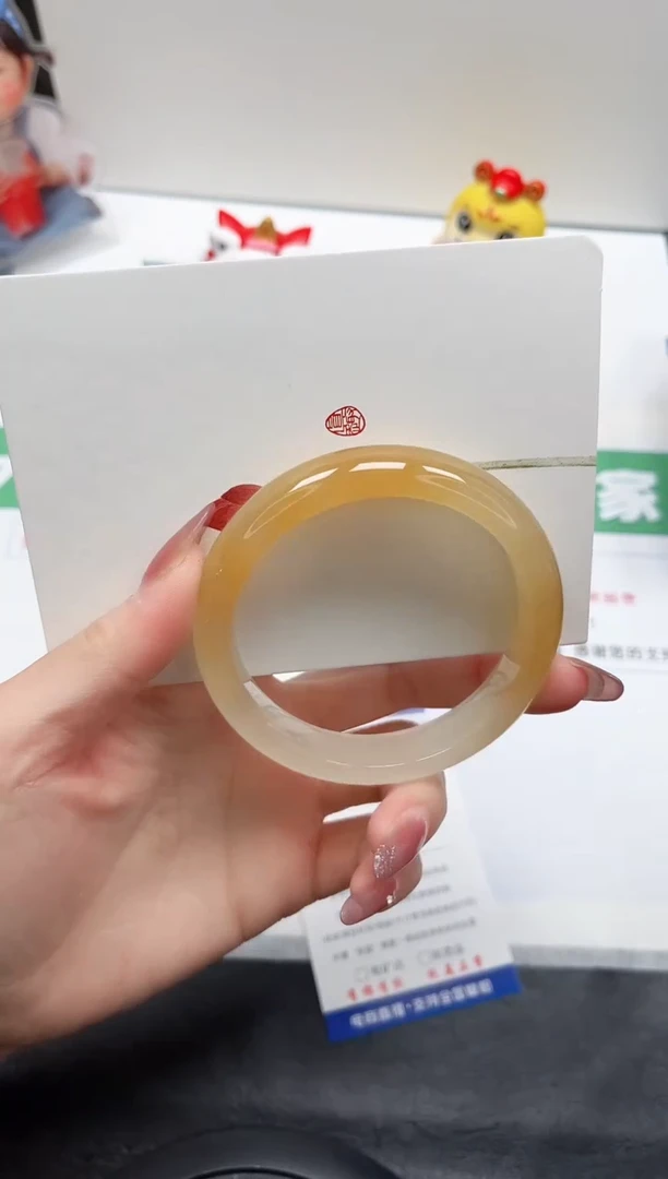 【闪购商品】石英质玉手镯未镶嵌30-58.7