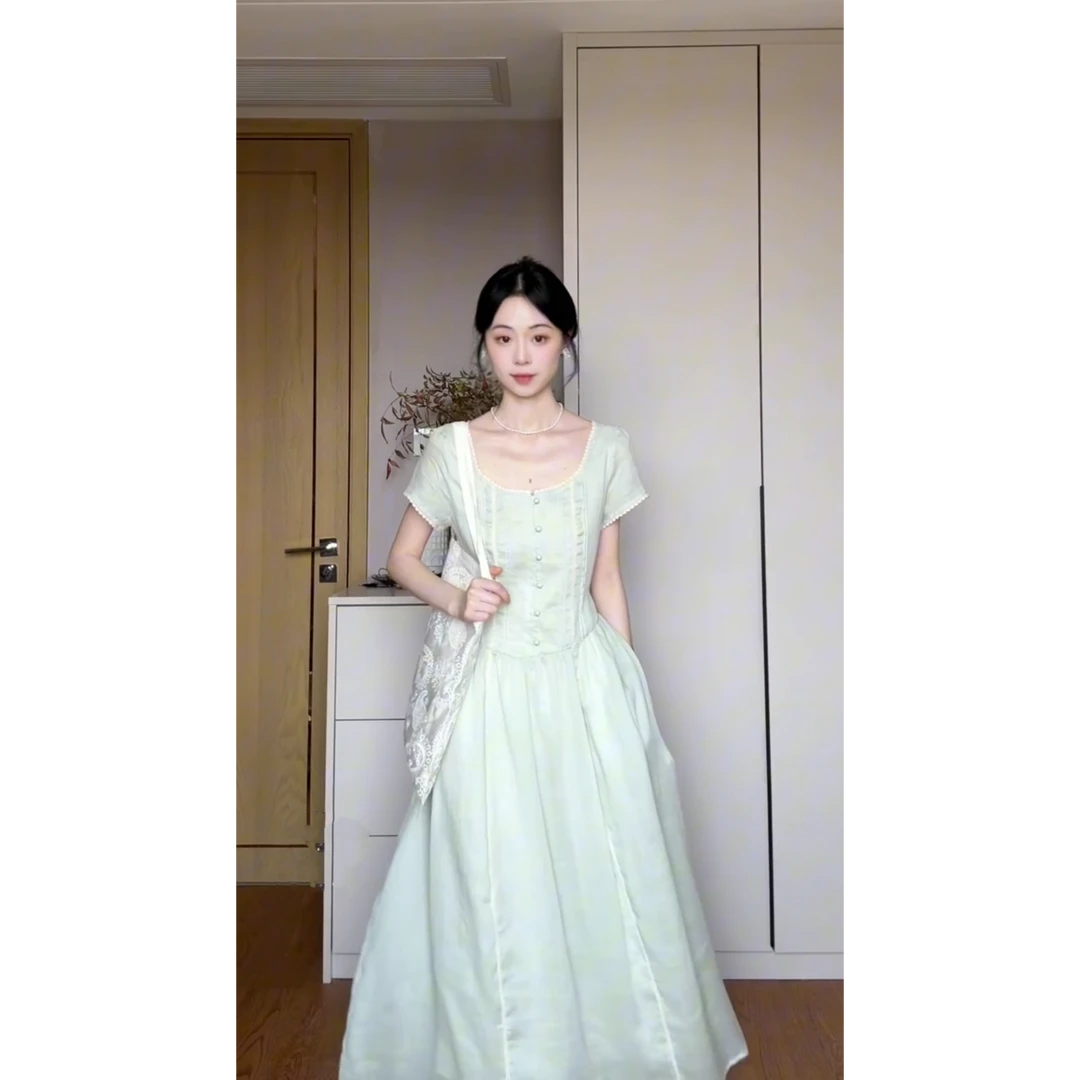 法式赫本风名媛气质短袖连衣裙女2025夏季绑带设计感收腰a字长裙