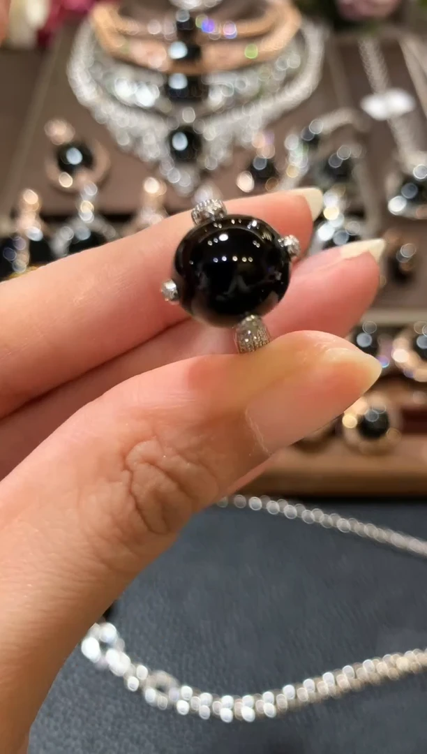 18K金镶嵌戒指翡翠m40