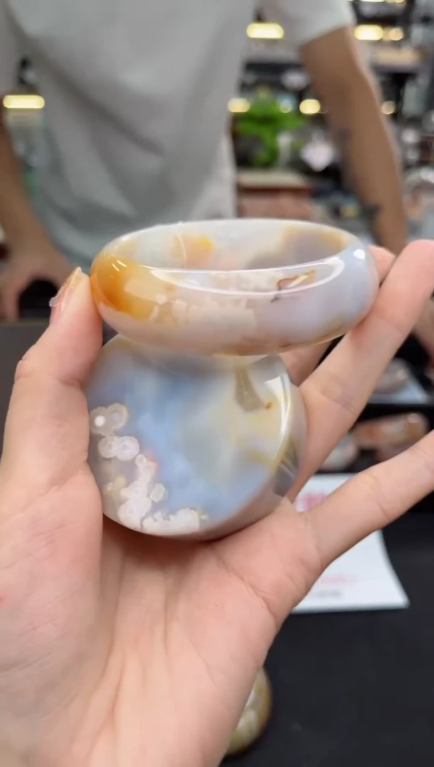 【闪购商品】石英质玉手镯未镶嵌58圈口（赠品镯心）3456191