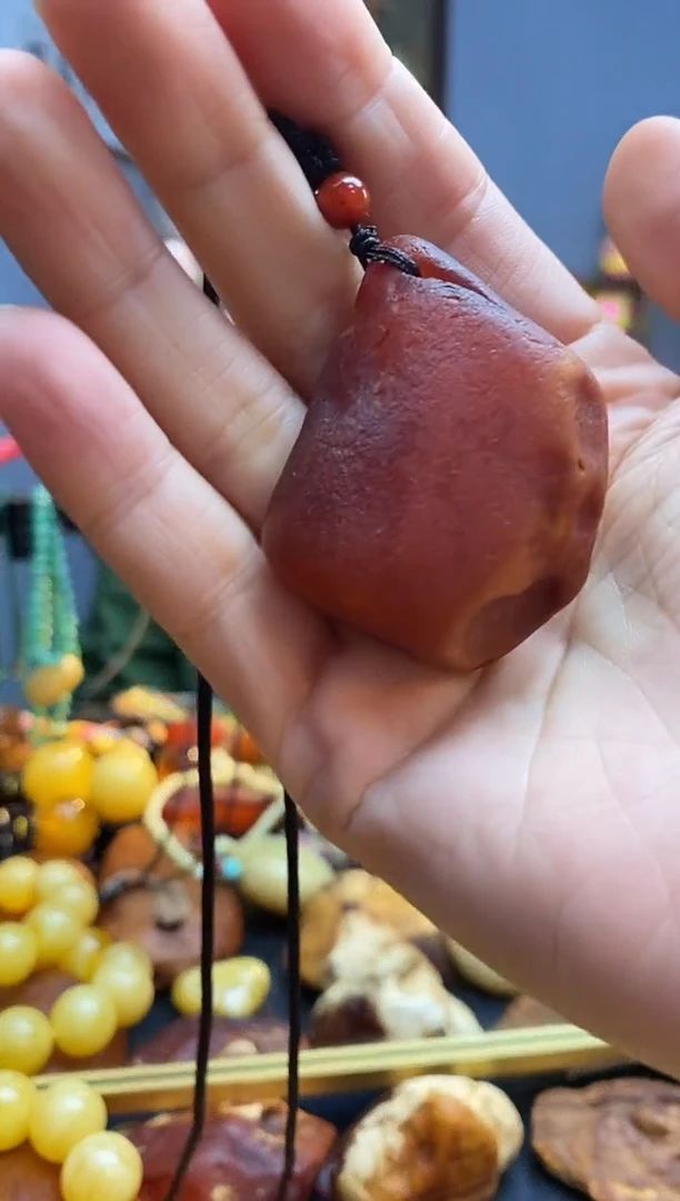 琥珀颈饰未镶嵌吊坠