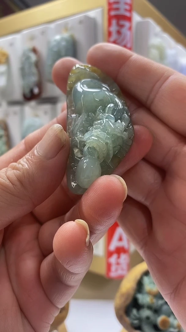 翡翠未镶嵌颈饰翡翠A货2025/7/25