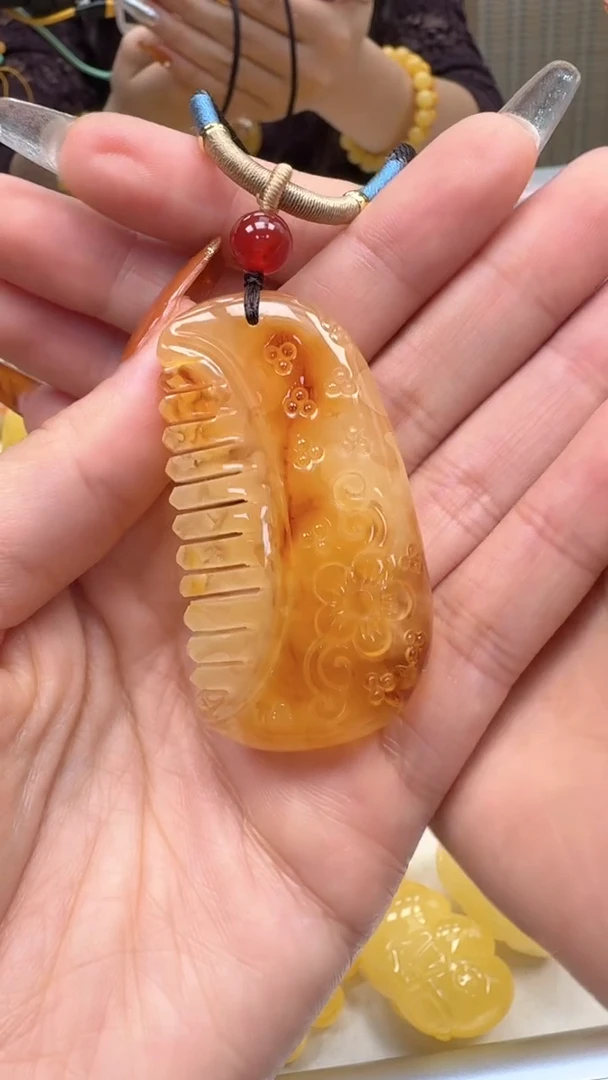 裸石琥珀未镶嵌如图