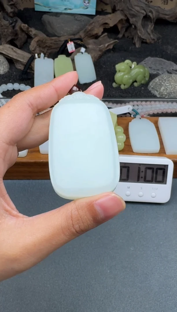 颈饰未镶嵌和田玉中**道1