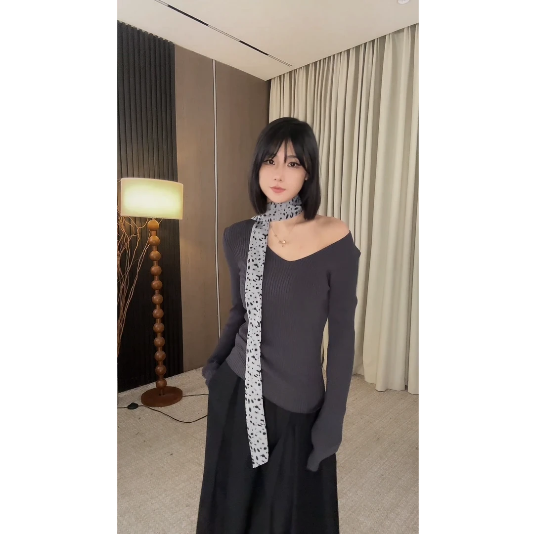 【ZZ严选】71308丝巾V领修身针织衫女套头法式豹纹设计飘带毛衣秋冬