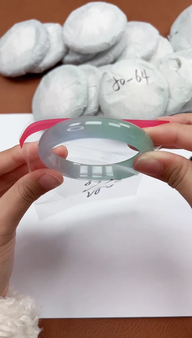 高端手镯，一物一拍M77