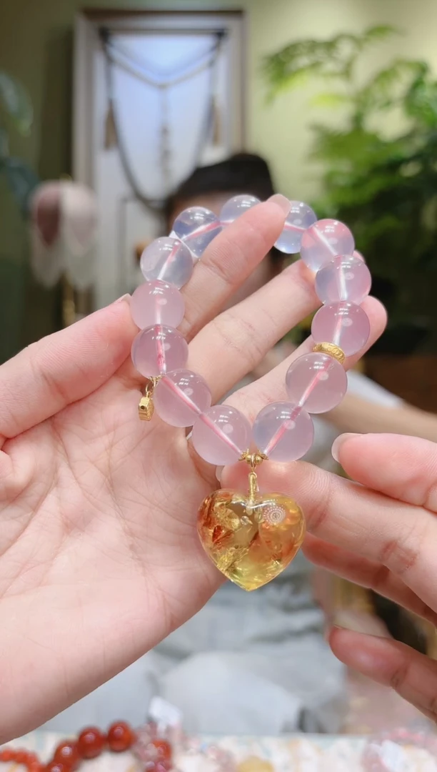 【闪购商品】水晶手串18K金镶嵌金珀爱心粉水晶手串