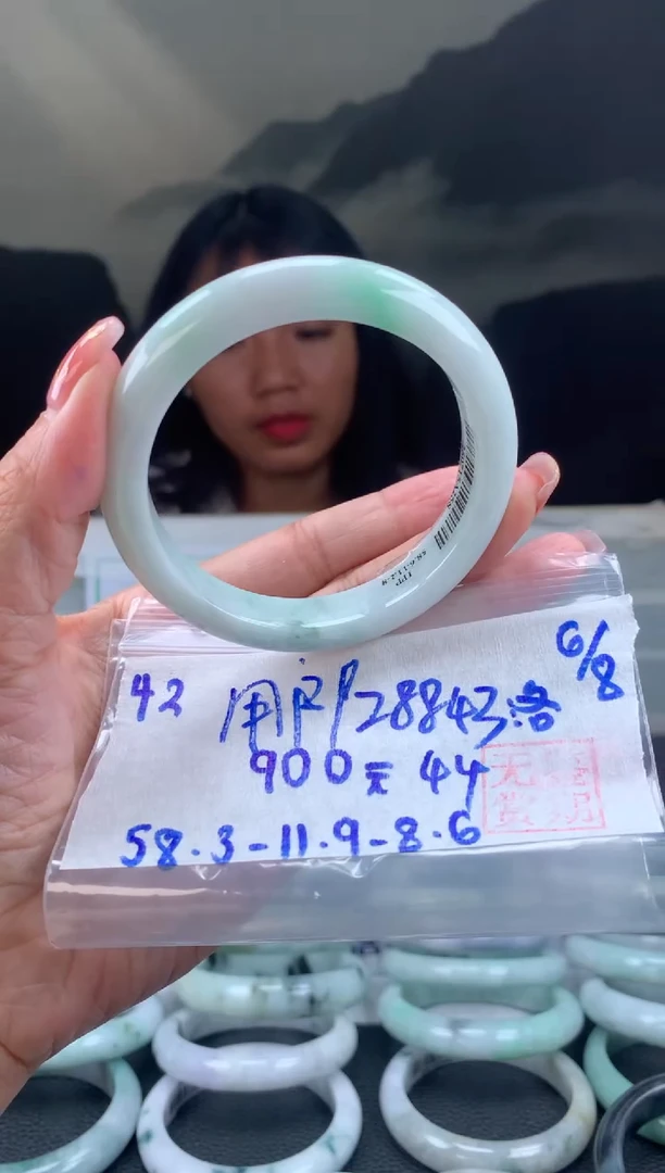 翡翠手镯未镶嵌用****1翡翠手镯 下单联系小耳机#42