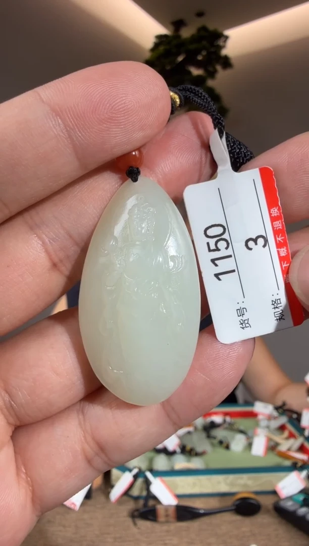颈饰未镶嵌和田玉1