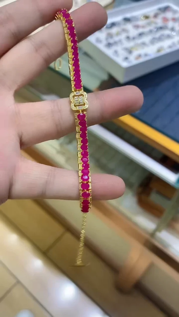 【闪购商品】红宝石手链银S925镶嵌........