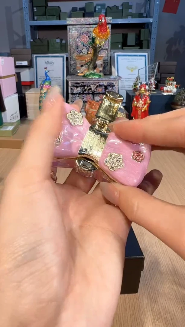 【闪购商品】杯302粉色蝴蝶结盒