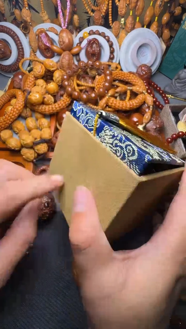 手串橄榄核盲某盒一个