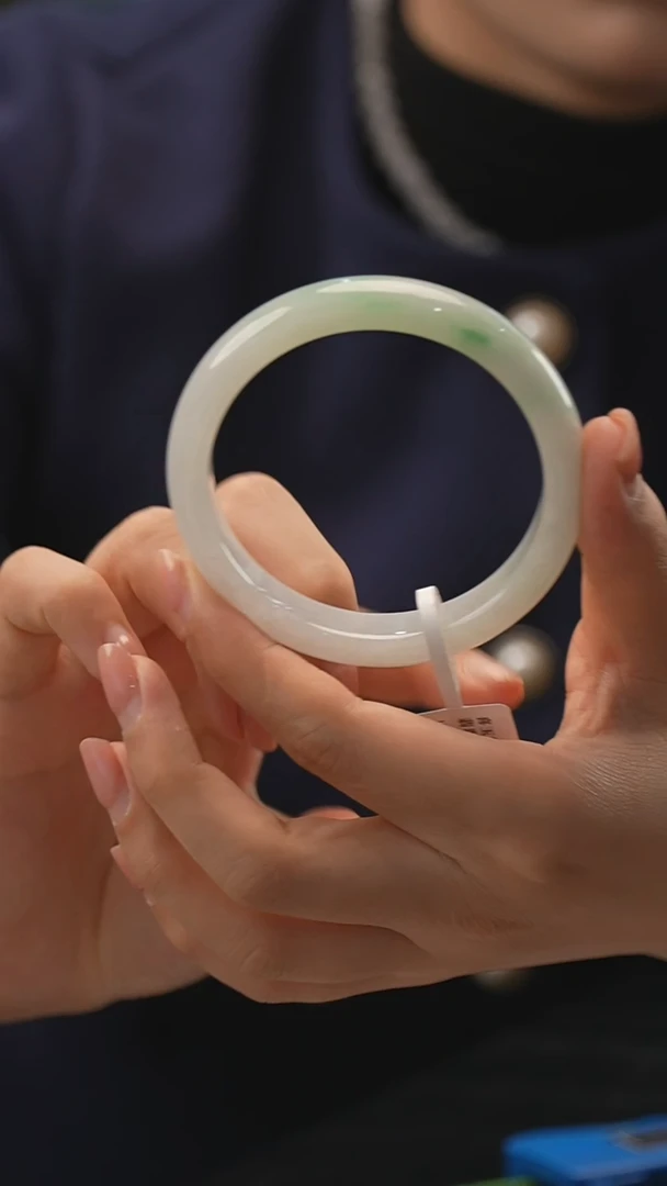 【闪购商品】翡翠手镯未镶嵌37号