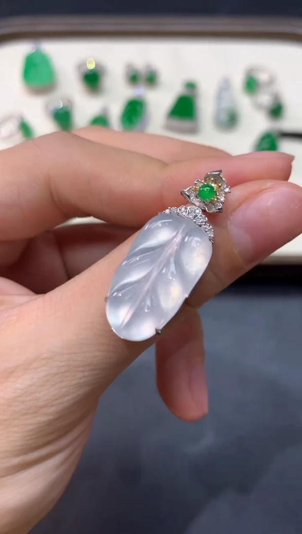 翡翠18K金镶嵌吊坠(不含链)天然A货翡翠