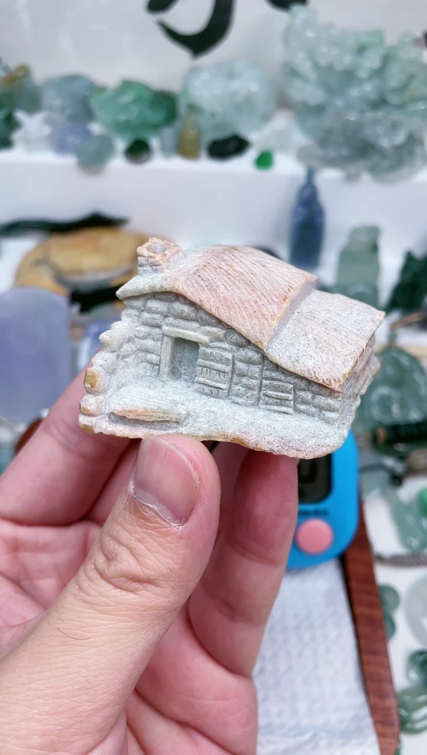 【闪购商品】翡翠颈饰未镶嵌小房子