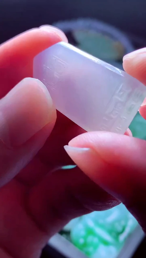 未镶嵌定制翡翠马*?翡翠毛货定制