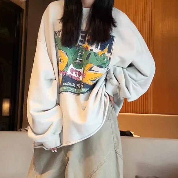 做旧卡通印花卷边水洗宽松圆领毛圈休闲减龄长袖上衣C5797