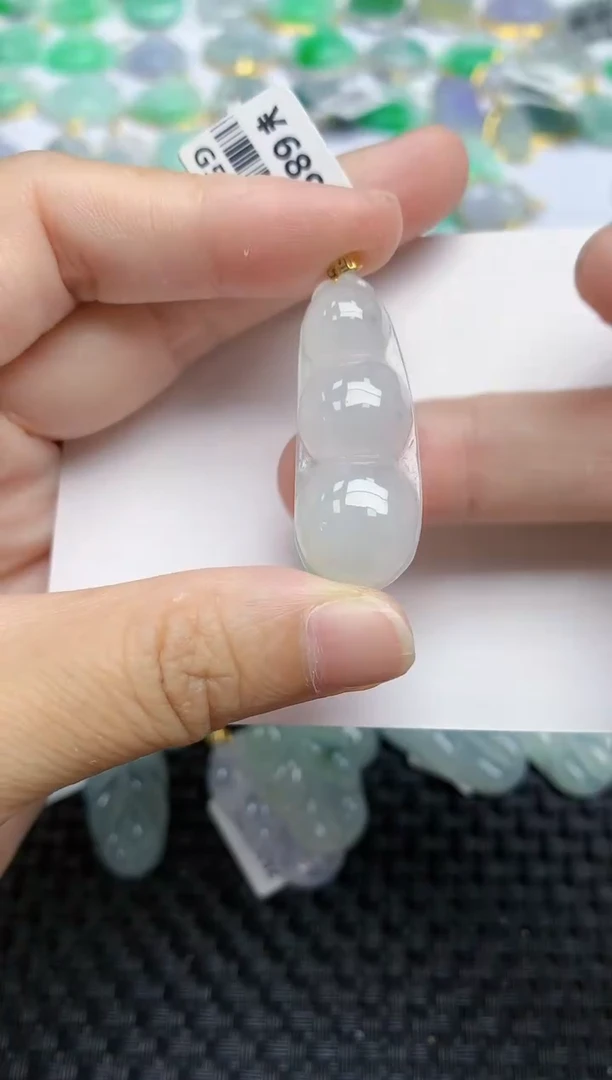 翡翠18K金镶嵌颈饰天然A货翡翠