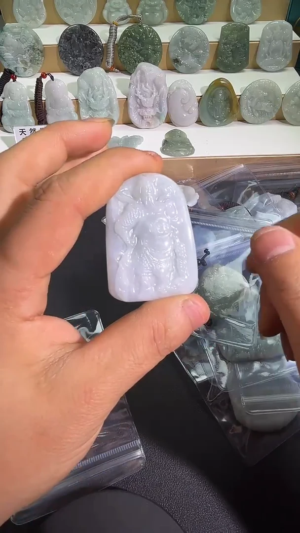 颈饰未镶嵌翡翠强**?12/9   10