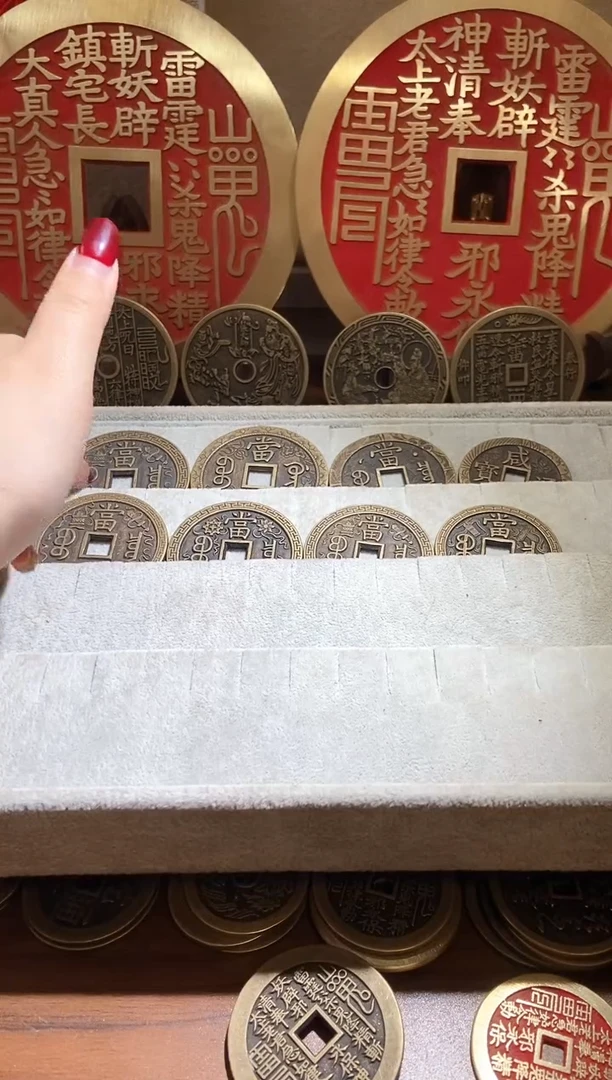 【闪购商品】铜现代翻砂铜工艺品8枚刻花一套