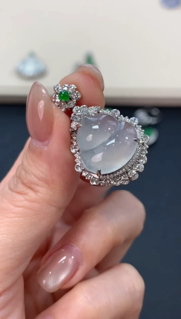 翡翠18K金镶嵌吊坠(不含链)葫芦吊坠16800