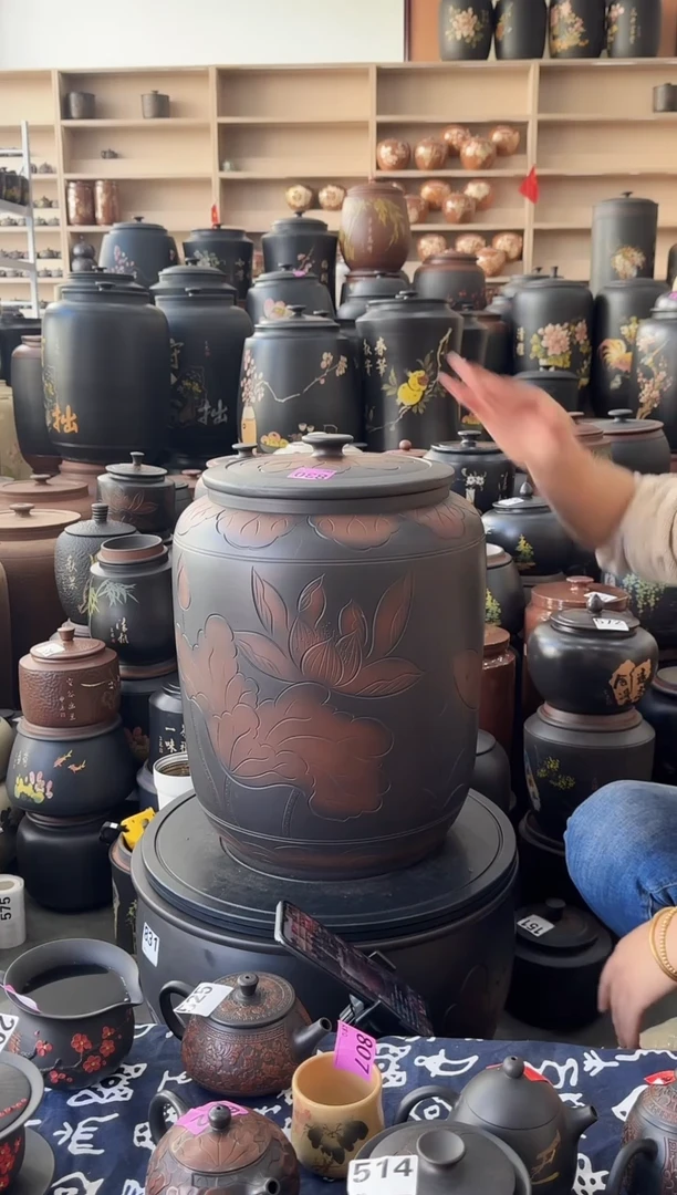 罐瑕疵茶缸高44cm荷花    830