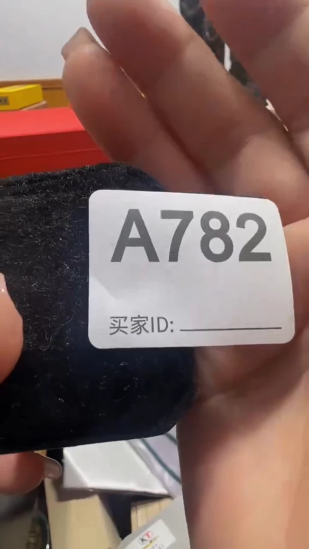 纯铜石英石四*精美手手链链一个