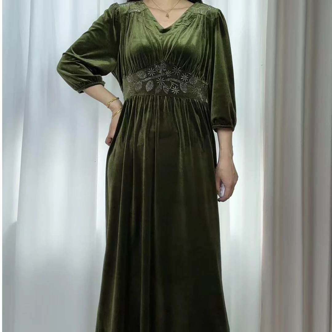2025年新疆民族风格金丝绒烫钻中老年长款连衣裙