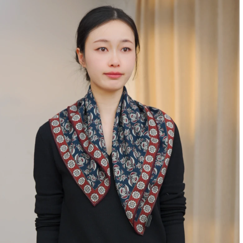 【华灿红蓝】100%绵羊毛围巾女63CM双面百搭小披肩丝巾冬季保暖围巾