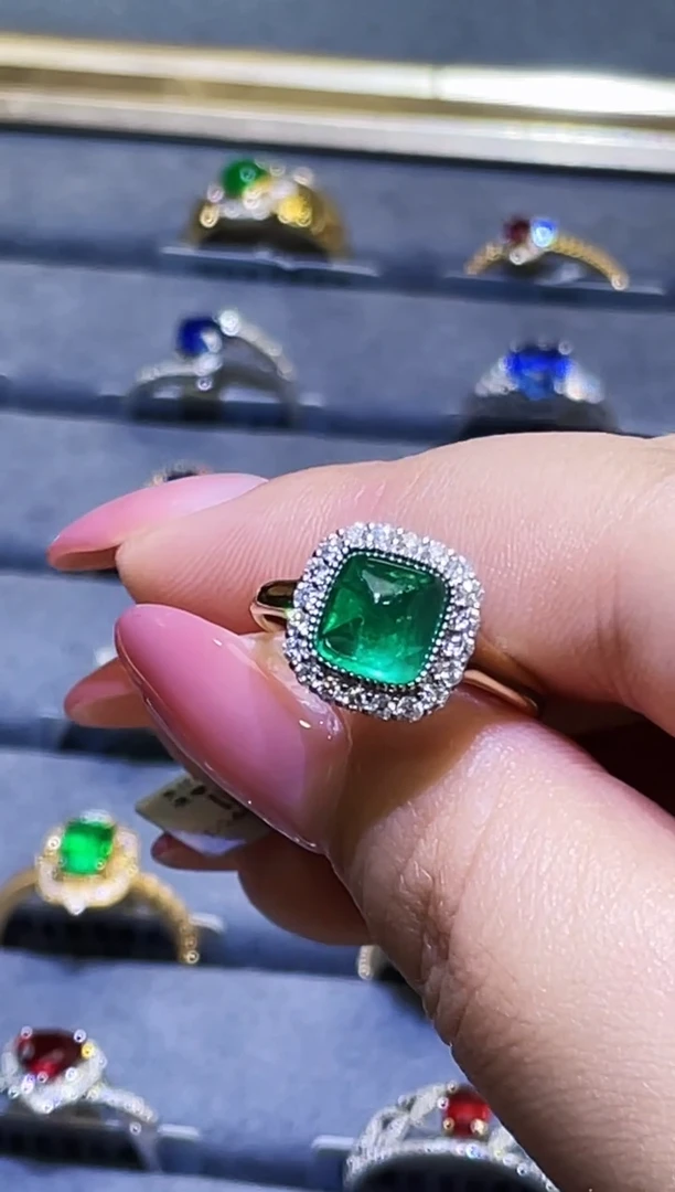 18K金镶嵌戒指祖母绿简2.01Ct