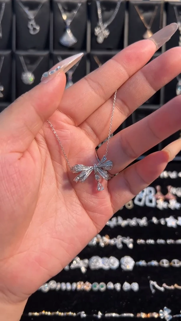 18K金镶嵌钻石颈饰在逃公主项链