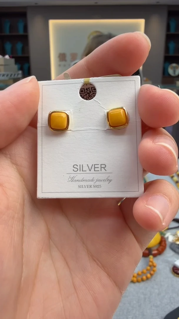 琥珀未镶嵌耳饰32秒拍号 假一罚三