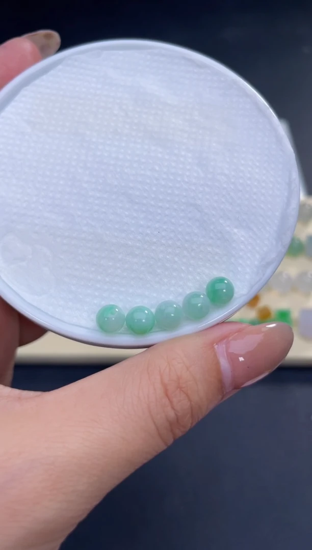 颈饰未镶嵌翡翠怪**头8888888