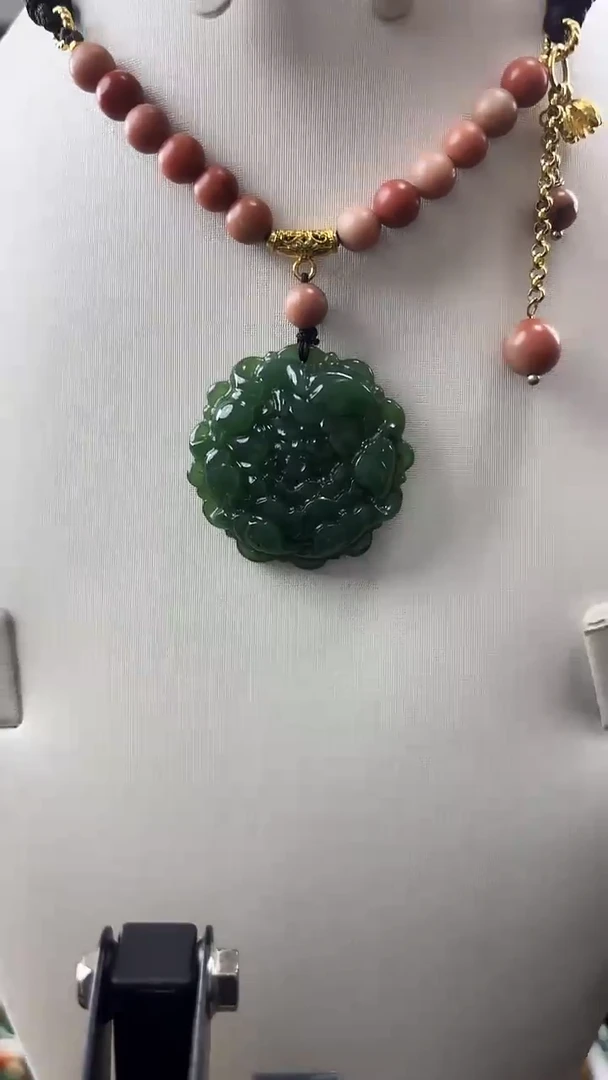 颈饰未镶嵌和田玉花开富贵