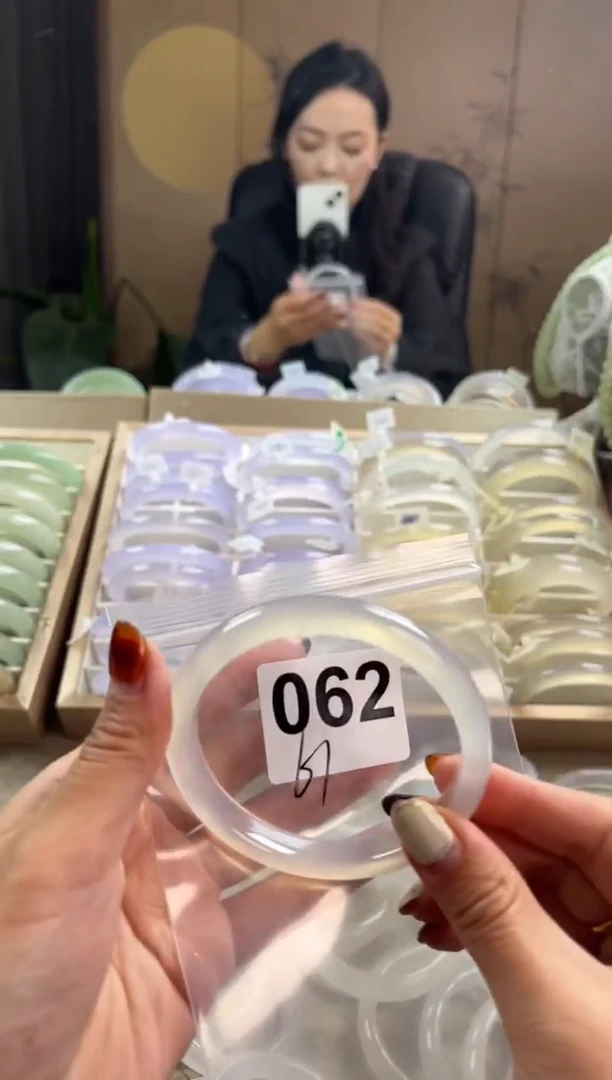 手镯玛瑙/玉髓未镶嵌062