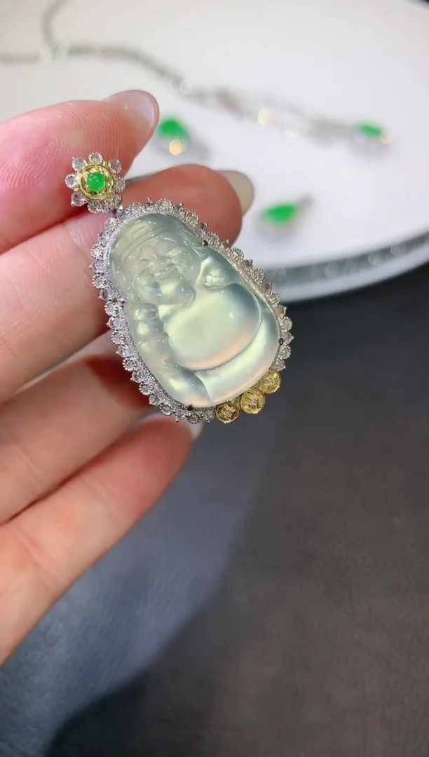 【闪购商品】翡翠吊坠(不含链)18K金镶嵌D90