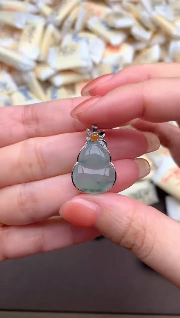 【闪购商品】翡翠挂件18K金镶嵌一