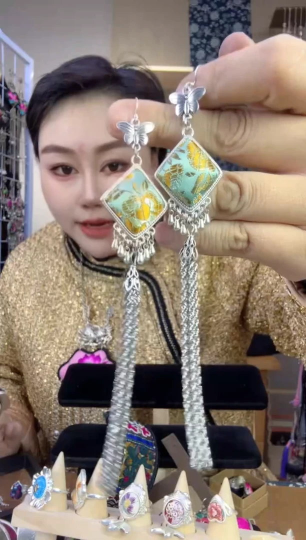 【闪购商品】刺绣纯手工苗绣非遗耳环