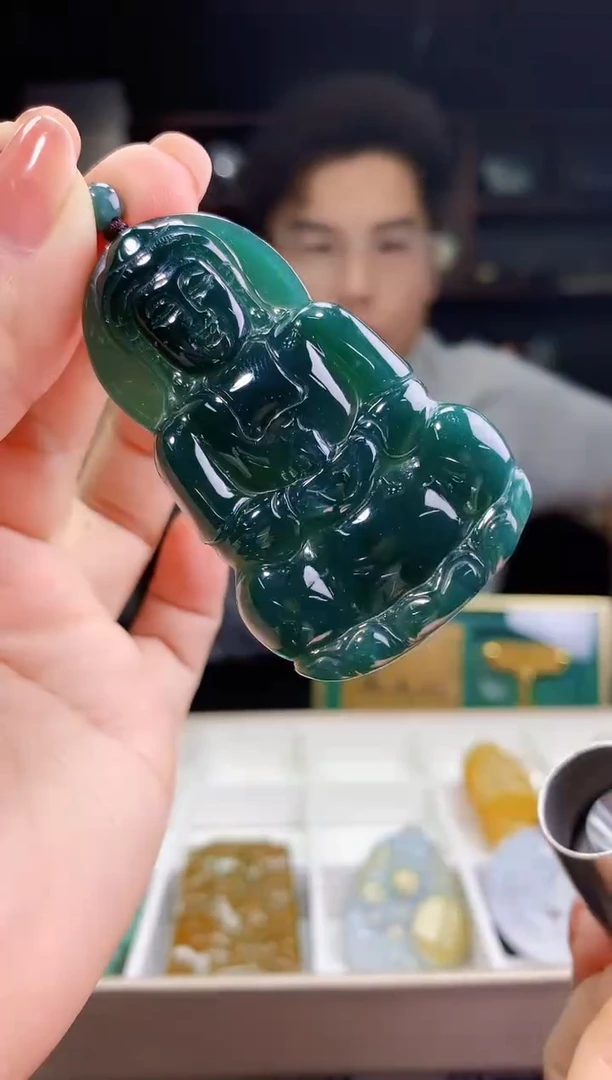 翡翠未镶嵌颈饰翡翠A货
